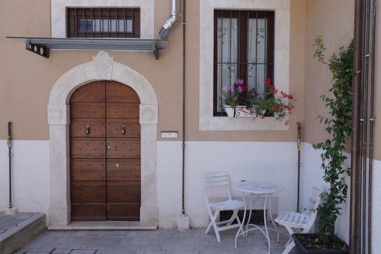 B&B Interno Sg LʼAquila Buitenkant foto